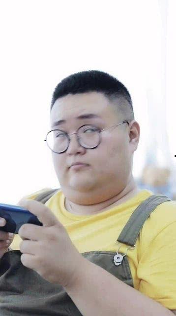 化妆师吃瓜视频,吃瓜视频中的行业真相